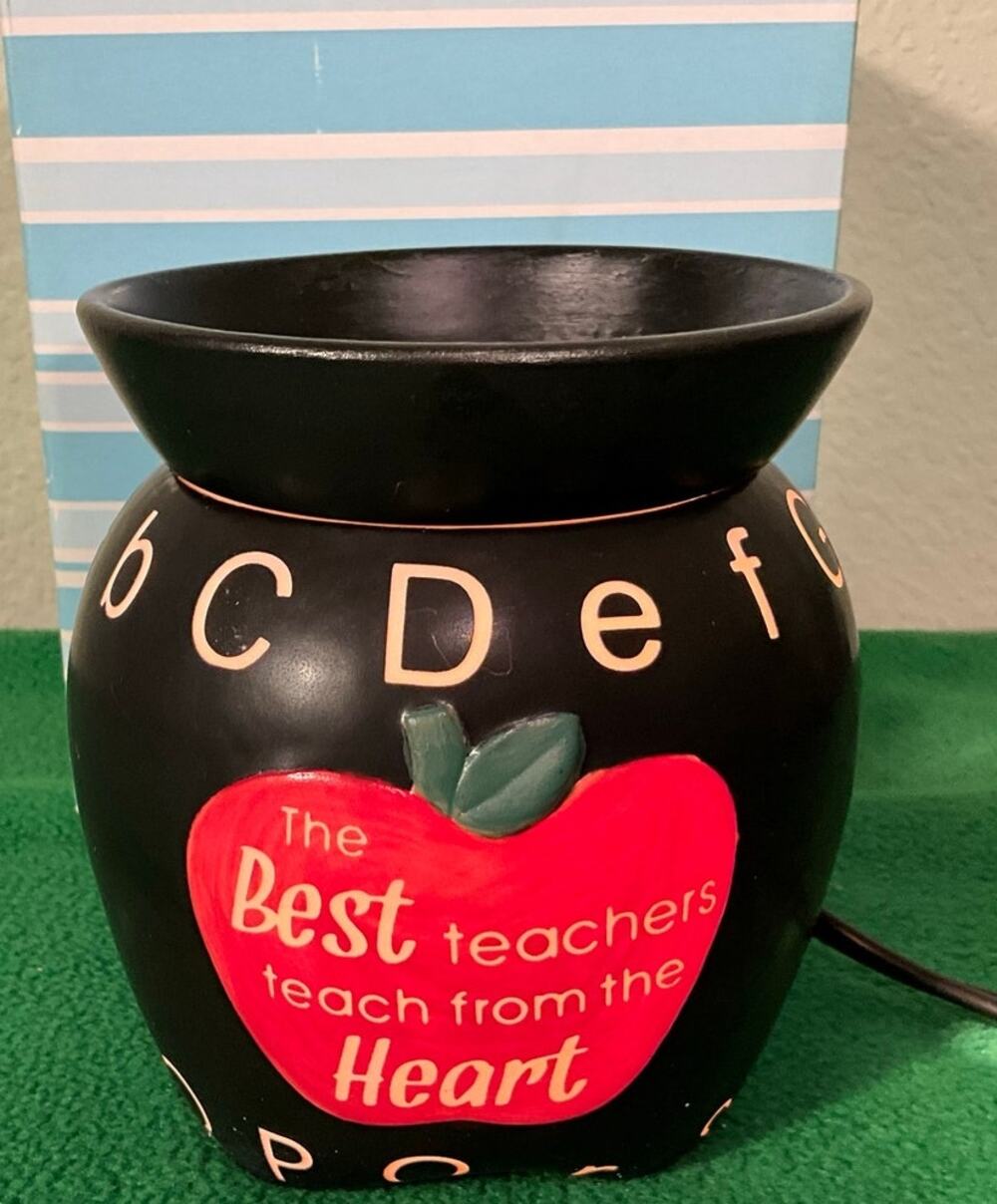 Scentsy Mid Size Warmer ABC's "Best Teacher Teach From the Heart" in Box - Works